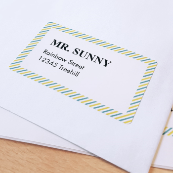 Envelope com etiqueta de endereço personalizada