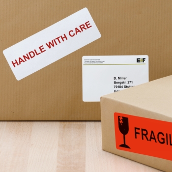 HERMA Instruções de envio coladas nas caixas